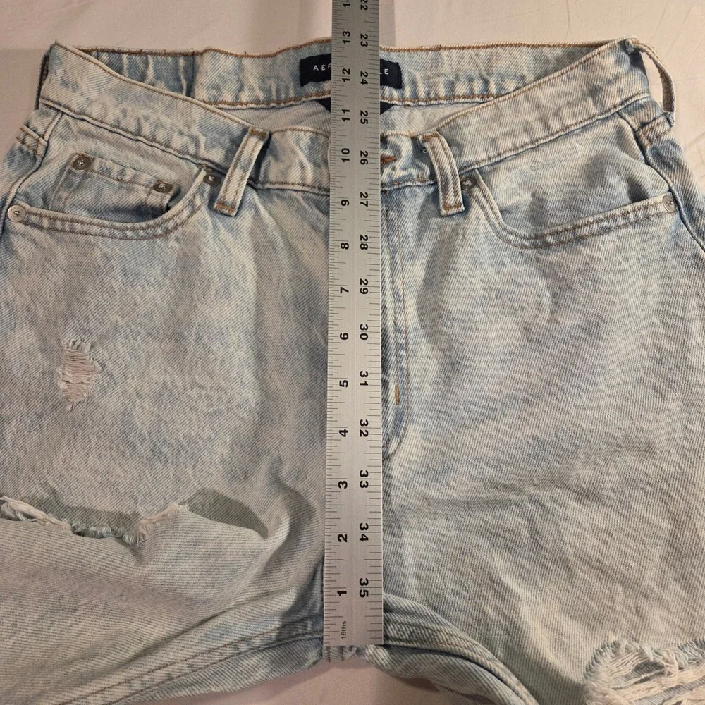 Aeropostale Women's Mom Jean Size 6 Distressed Tapered Leg Light Acid Wash Denim - Picture 7 of 9